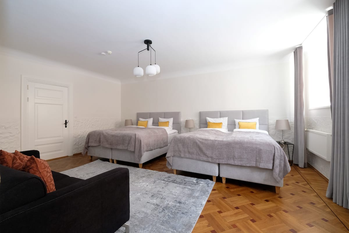 Apartment, 4 Bedrooms, Smoking, 2 Bathrooms | 25 bedrooms, hypo-allergenic bedding, individually decorated