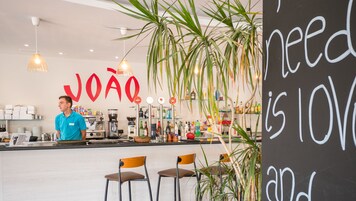 Bar (en la propiedad)