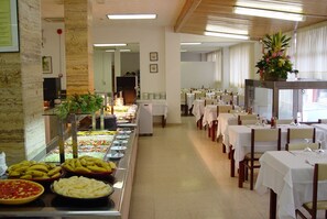 Dining - Checkin Montpalau (Pineda de Mar)
