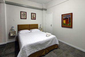Appartement, 2 chambres, vue plage | 2 chambres, fer et planche à repasser, Wi-Fi gratuit