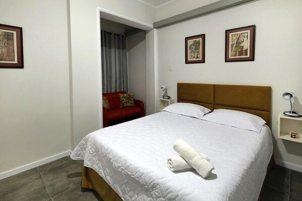 Apartment, 2 Bedrooms, Beach View | 2 bedrooms, iron/ironing board, free WiFi - MZ Apartments Atlantica posto 6 (Rio de Janeiro)