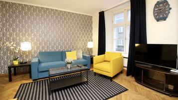 Apartment, 1 Bedroom, Kitchen | Living room | Flat-screen TV, fireplace