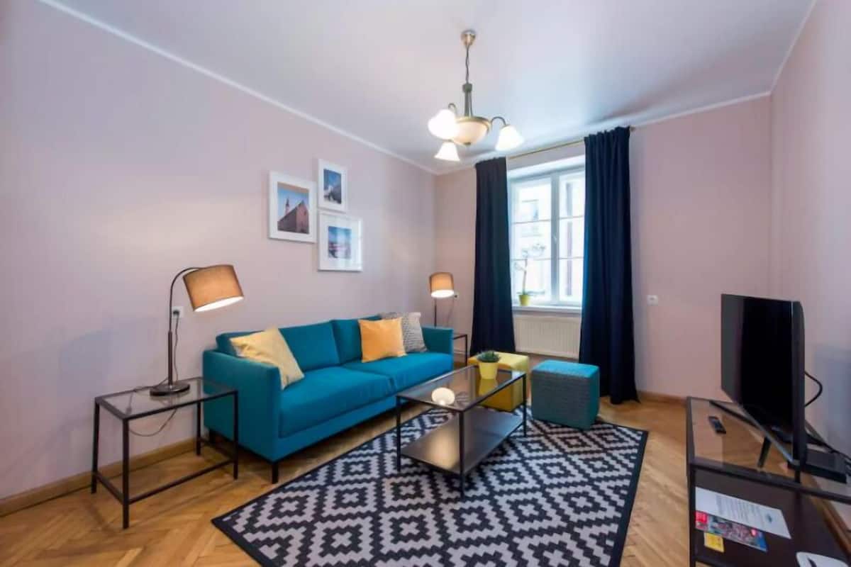 Appartement, 1 slaapkamer, keuken | Woonkamer | Een flatscreentelevisie en een open haard
