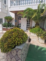 Fachada de la propiedad