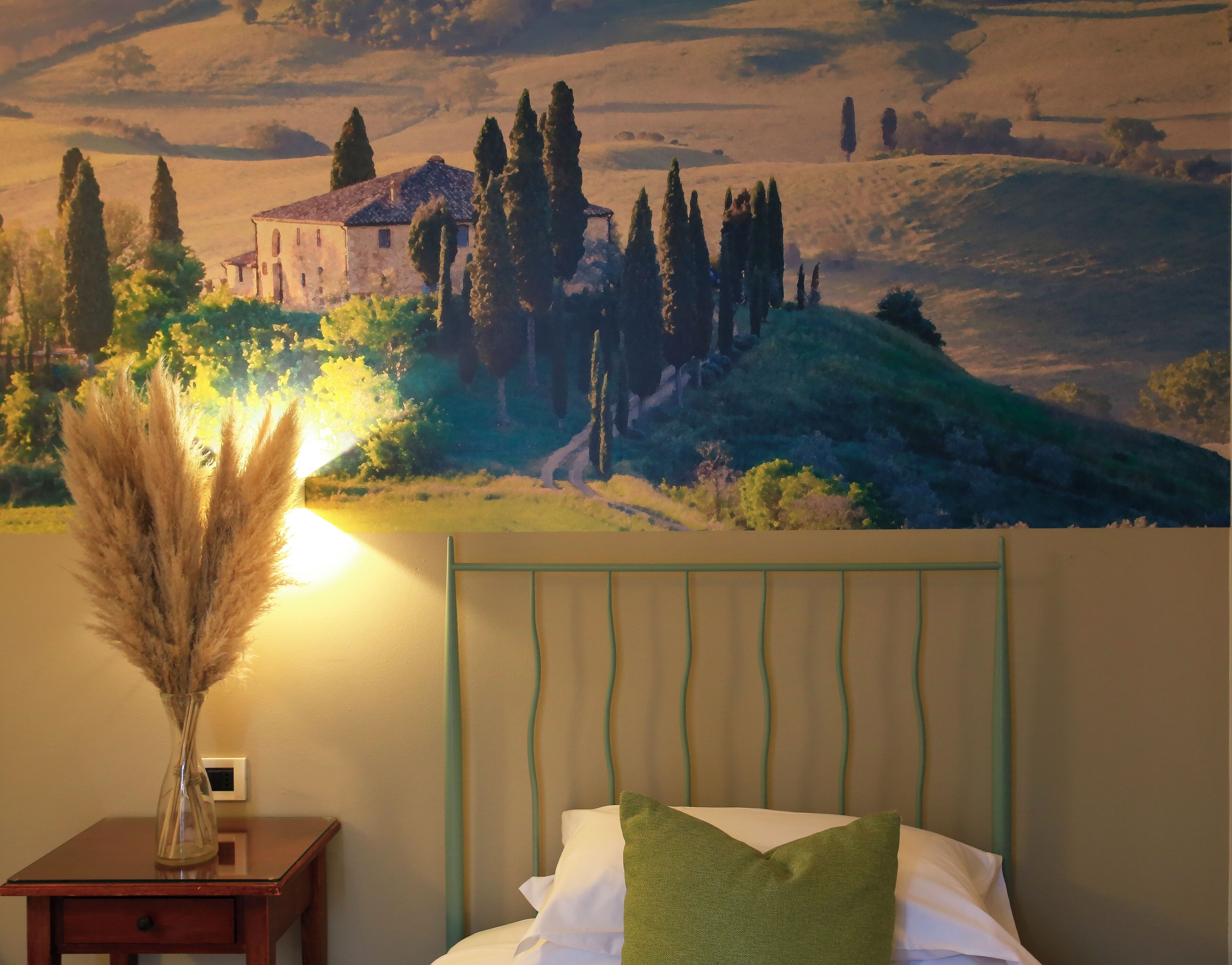 Hochwertige Bettwaren, Minibar, individuell dekoriert