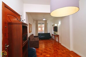 Economy Apartment, 2 Bedrooms, Kitchen | Living area | TV - MZ Apartments Duvivier (Rio de Janeiro)