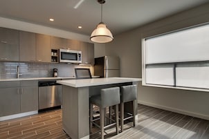 Ropa de cama hipoalergénica y escritorio