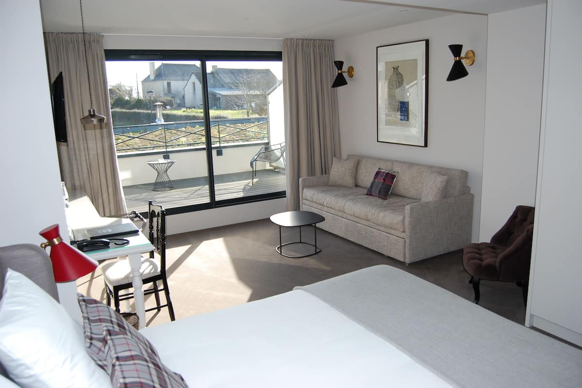 superior quadruple room | in-room safe, desk, iron/ironing board, free cots/infant beds