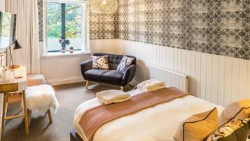 Habitación doble (River Walk ) | Ropa de cama hipoalergénica, escritorio y tabla de planchar con plancha