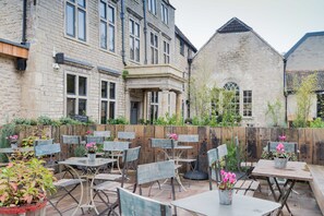 Property grounds - Timbrell's Yard (Bradford-on-Avon)
