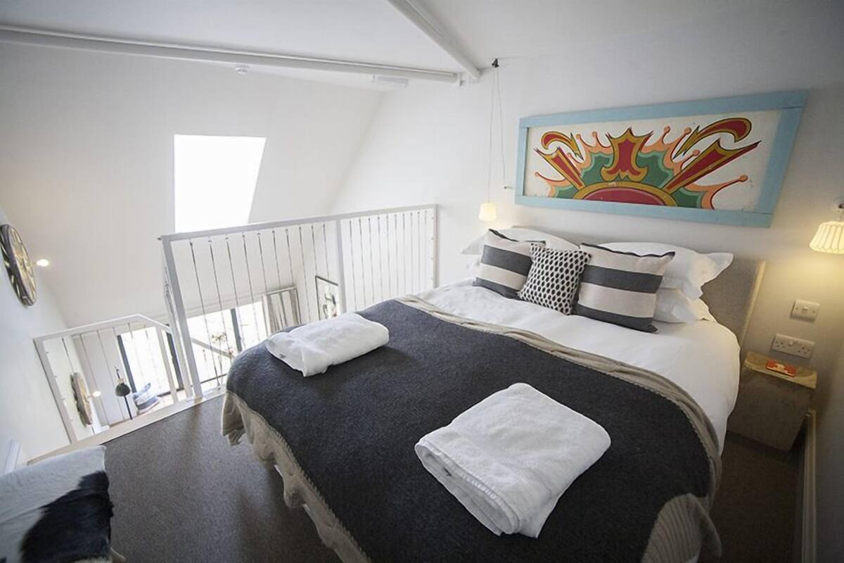 Double Room (Mezzanine) | Hypo-allergenic bedding available, desk, iron/ironing board (on request)