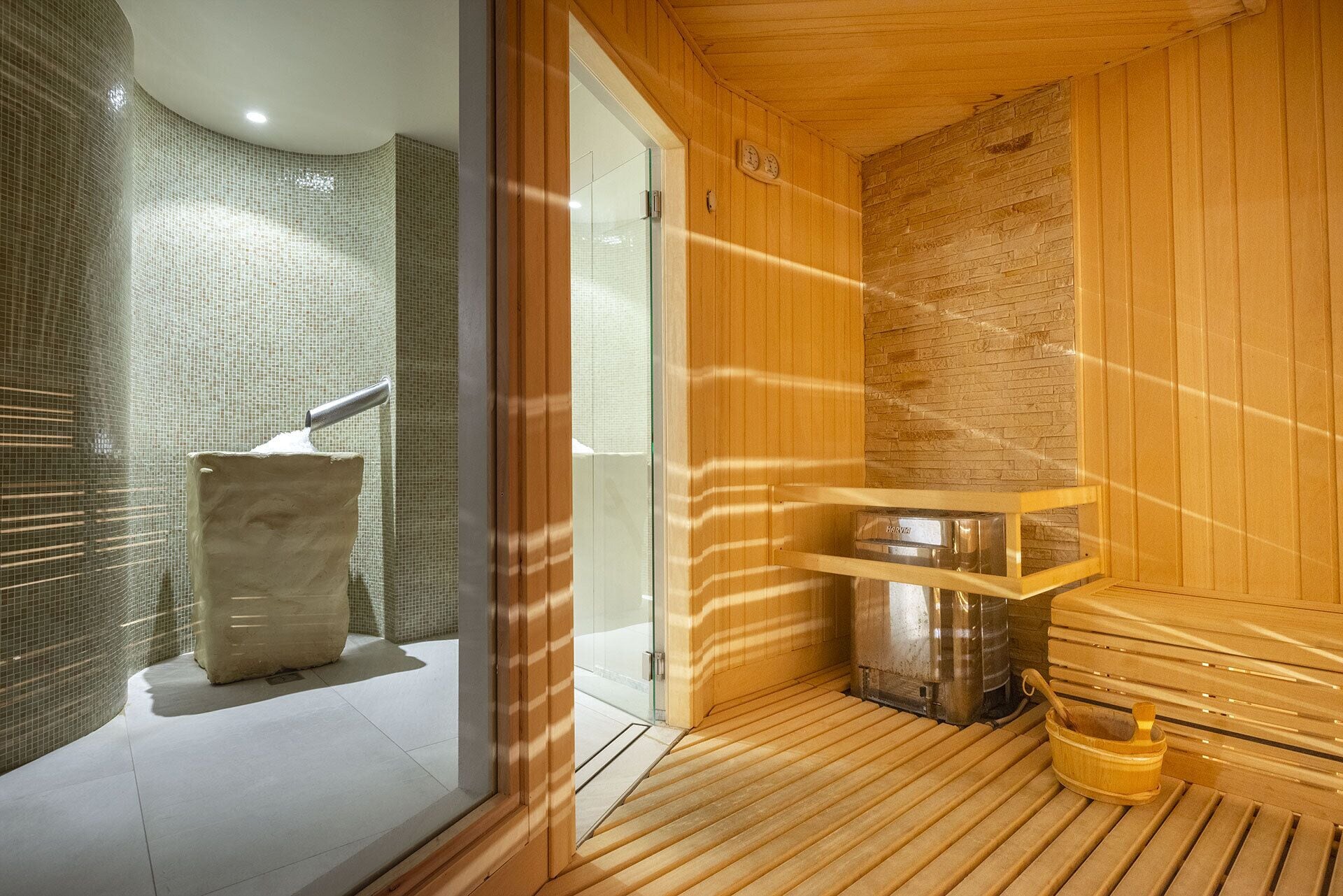 couples treatment room(s), sauna, hot tub, steam room