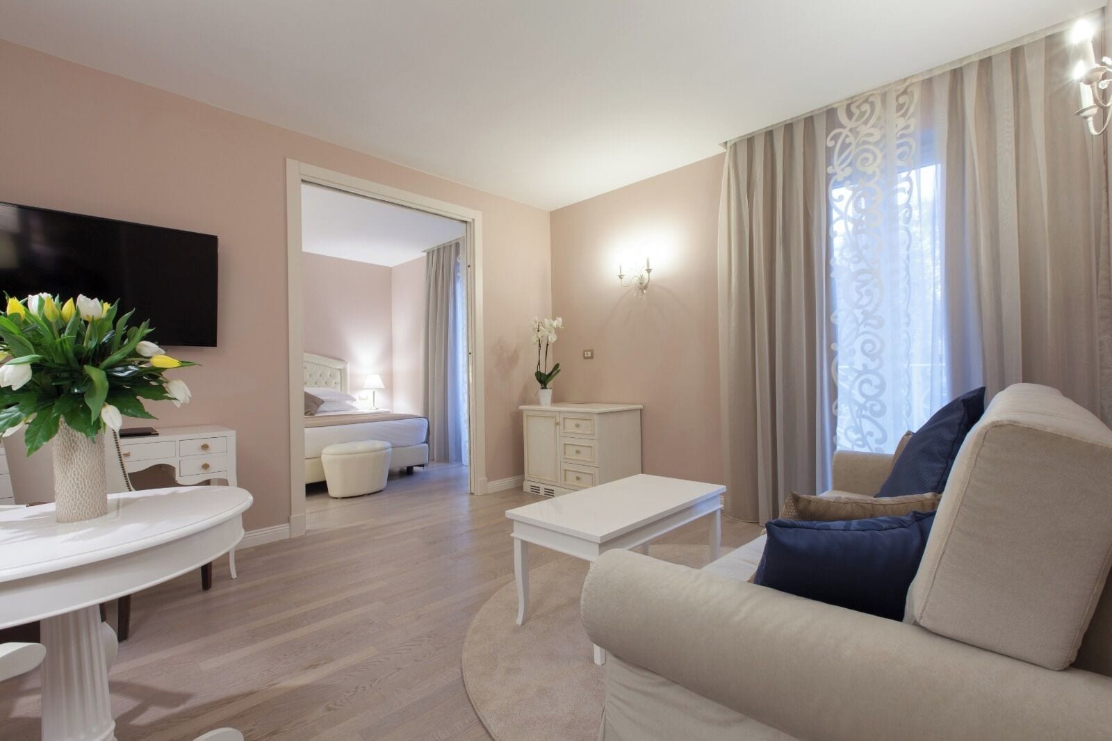 Suite | Premium bedding, minibar, in-room safe, desk