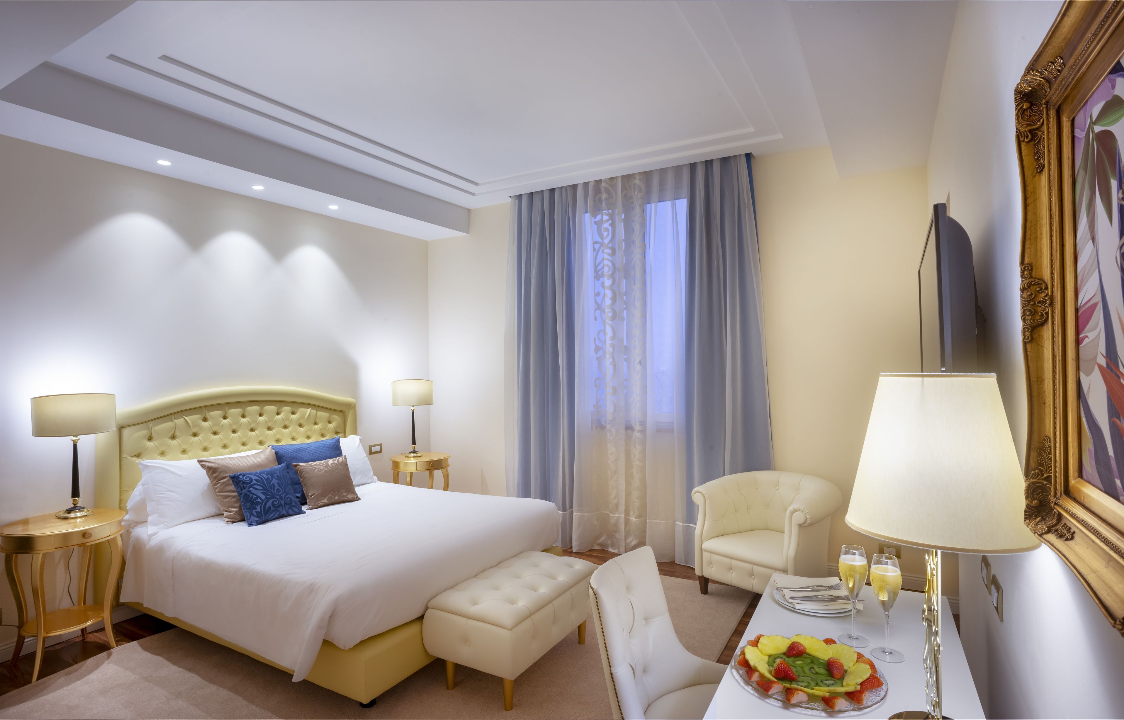 Premium bedding, minibar, in-room safe, desk