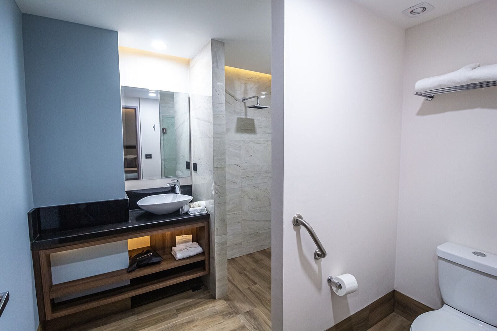 superior double room, 2 queen beds | bathroom | shower, free toiletries, towels