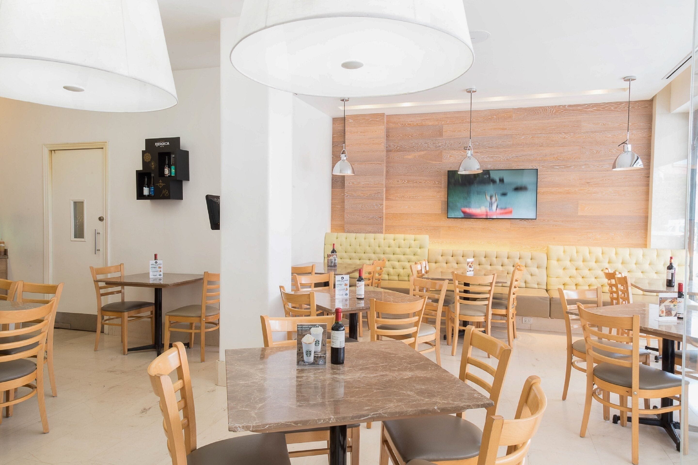 Se sirven desayunos, comidas y cenas 