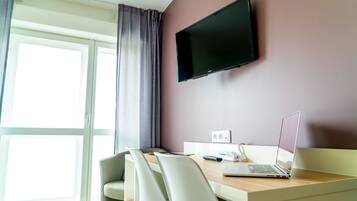 Comfort Studio (Double Bed) | Premium bedding, desk, laptop workspace, soundproofing