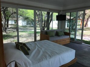Quadruple Room, 1 Katil Ratu (Queen) dengan Katil Sofa | Peti besi dalam bilik, seterika/papan seterika