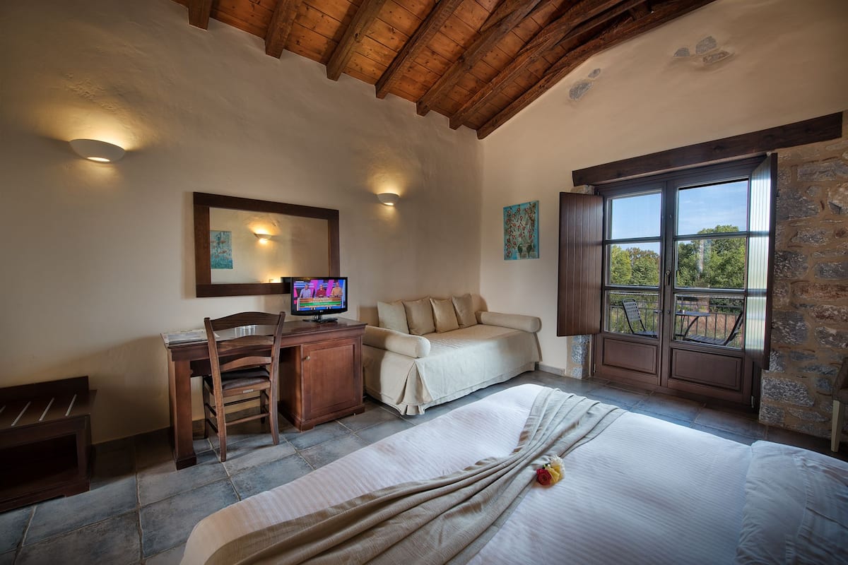 triple room, garden view | view from room