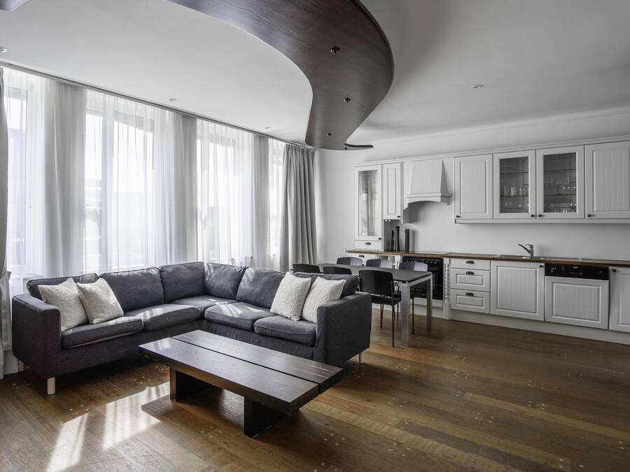 Colchones con pillow-top, escritorio y espacio para trabajar con laptop