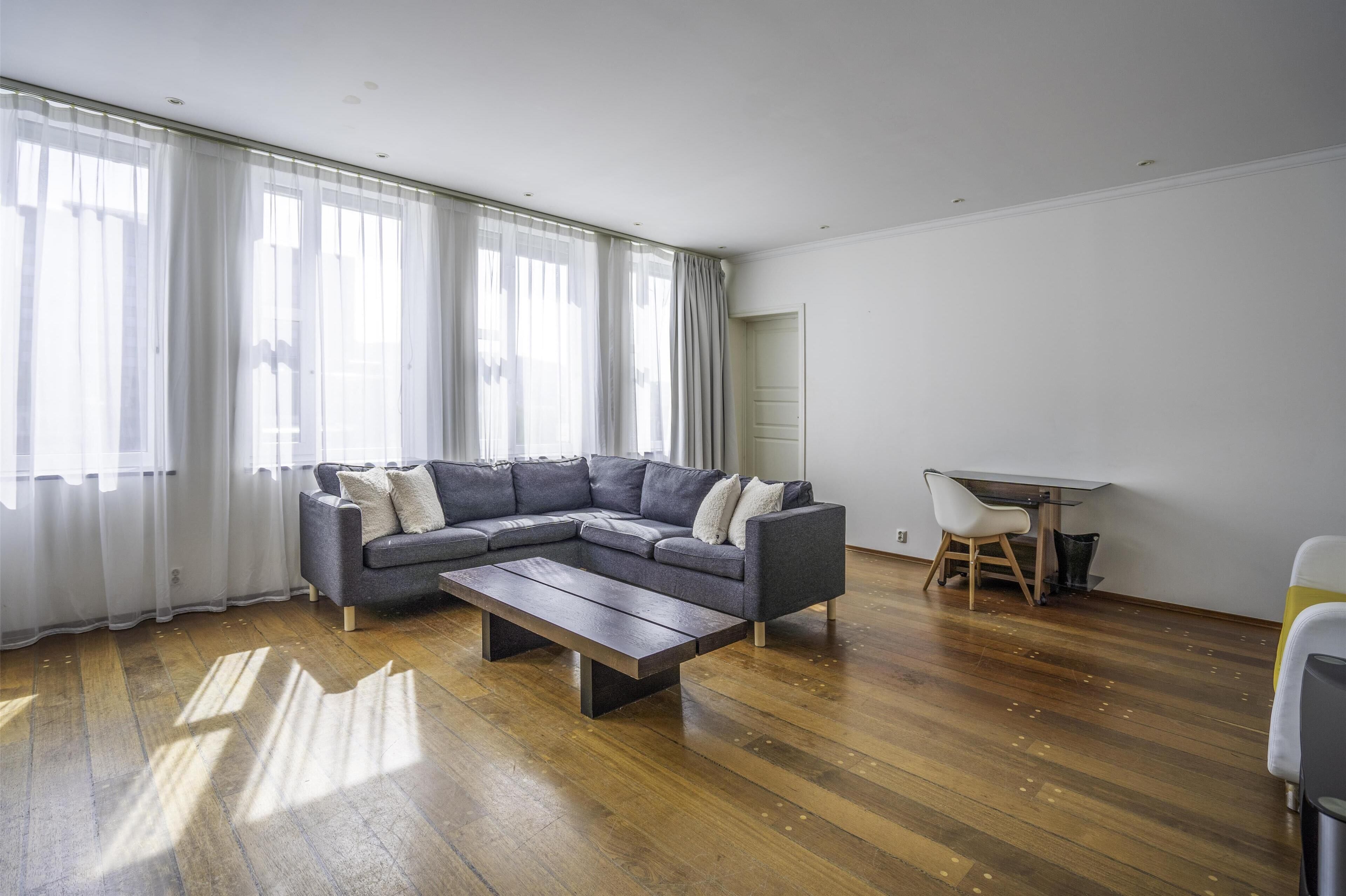 Leilighet, 1 soverom | Senger med overmadrass, skrivebord og skrivebord for bærbar PC