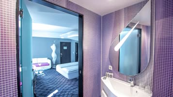 Junior Suite Atrium | Badezimmer | Kostenlose Toilettenartikel, Haartrockner, Fußbodenheizung (Badezimmer)