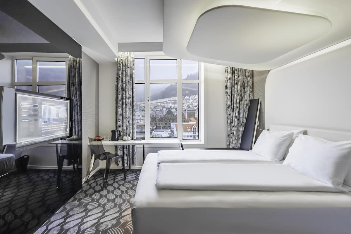 Chambre supérieure, vue sur la ville | Literie de qualité, lit avec matelas à plateau-coussin