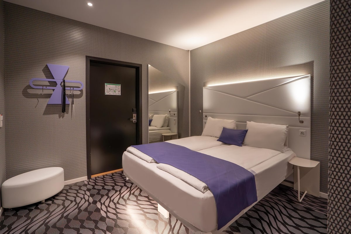 2 camere, con stile personalizzato, con arredamento individuale