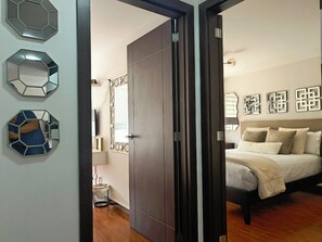 1 bedroom, premium bedding, down duvets, Select Comfort beds - PLAZA FOCH Area - APARTMENTS with Balcony (Quito)