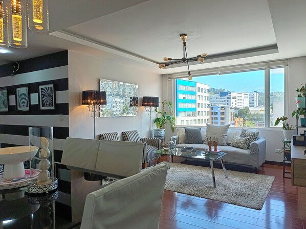 HOME with Balcony + 3 Beds - 6th FLOOR | Quang cảnh từ phòng
