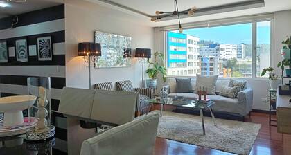 PLAZA FOCH Area - APARTMENTS with Balcony