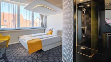 Junior Suite | Premium bedding, pillowtop beds, blackout drapes, iron/ironing board