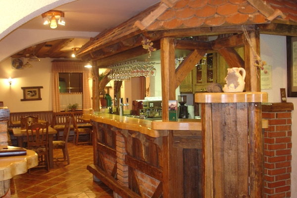 Sudah termasuk sarapan ala kontinental setiap hari