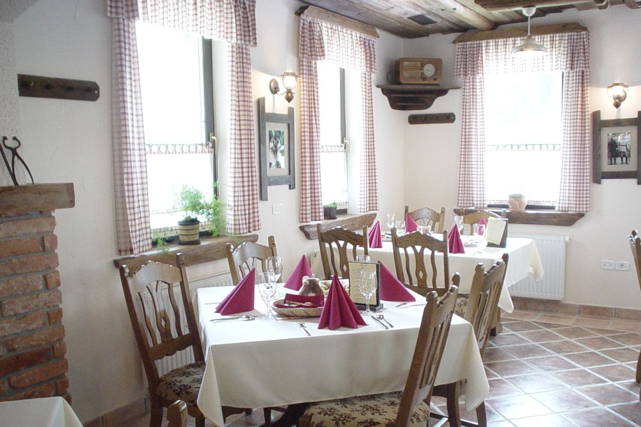 breakfast, lunch, dinner served; local and international cuisine