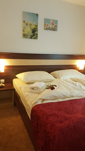 Desk, laptop workspace, soundproofing, free WiFi - Guest house Hober (Prevalje)