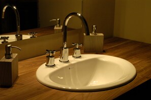 Bungalow, River View | Bathroom