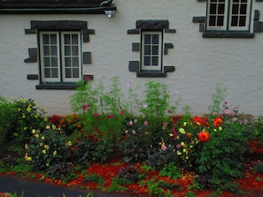 Front of property - Georgian Garden Inn (Windham)