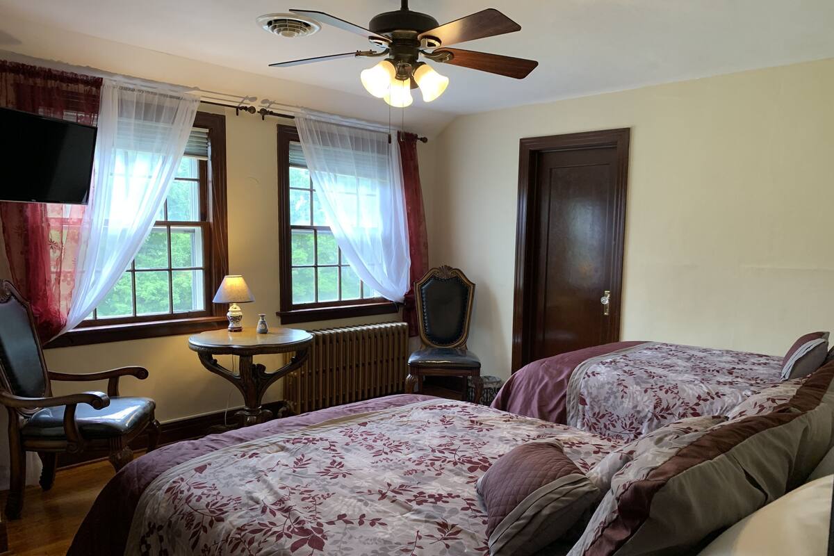 Windham Mountain and River View - 5 | 1 bedroom, iron/ironing board (on request), WiFi (free), bed sheets