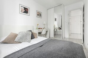 1 bedroom, desk, iron/ironing board, free WiFi - ShortStayPoland Aleje Jerozolimskie B13 (Warsaw)
