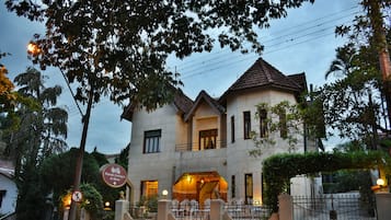 Fachada da propriedade