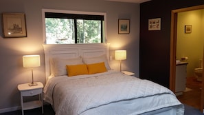 Chambre Romantique, 1 chambre, salle de bains attenante, côté montagne