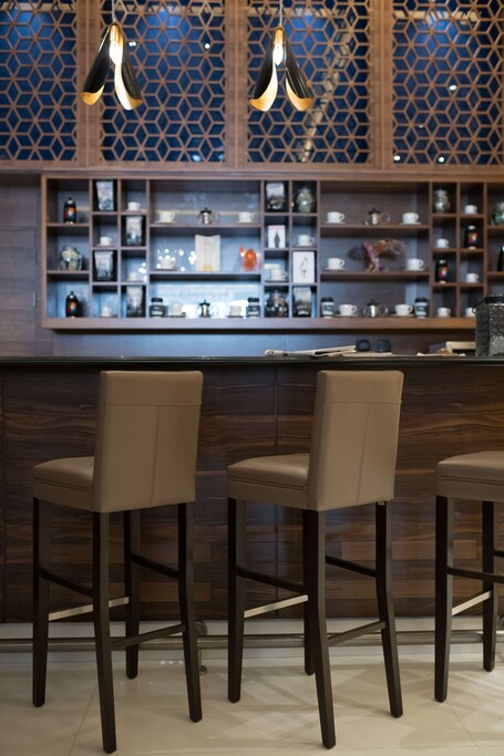 Radisson Blu Hotel Dubai Waterfront - Image 233