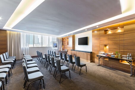 Radisson Blu Hotel Dubai Waterfront - Image 216
