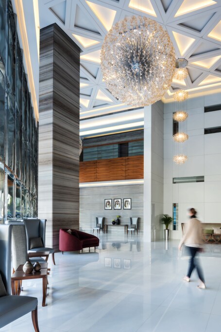 Radisson Blu Hotel Dubai Waterfront - Image 58