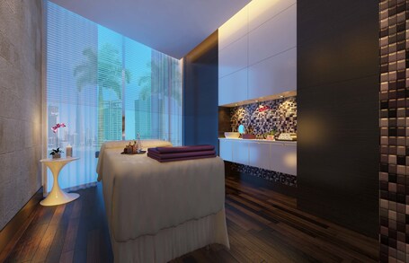 Radisson Blu Hotel Dubai Waterfront - Image 32