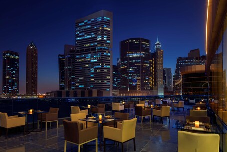 Radisson Blu Hotel Dubai Waterfront - Image 16