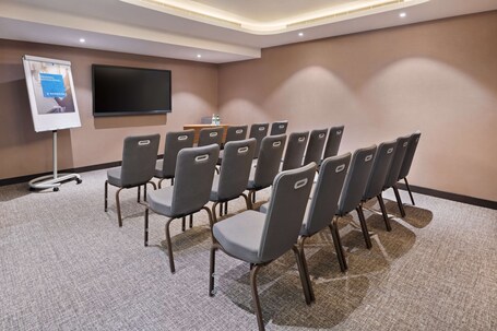 Radisson Blu Hotel Dubai Waterfront - Image 244