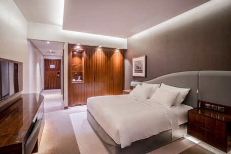 Radisson Blu Hotel Dubai Waterfront - Image 127