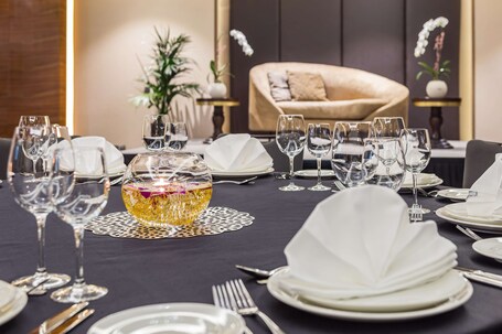 Radisson Blu Hotel Dubai Waterfront - Image 126