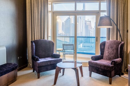 Radisson Blu Hotel Dubai Waterfront - Image 24